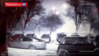 ЧП-САРАТОВ. НАГЛЫЙ ВОР РАЗБИВ СТЕКЛО АВТОМОБИЛЯ УКРАЛ ЛИЧНЫЕ ВЕЩИ ВЛАДЕЛЬЦА