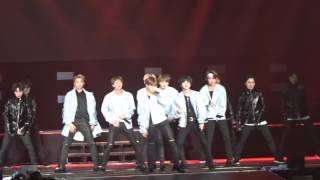 BTS WINGS TOUR NJ Concert 2017 - Silver Spoon
