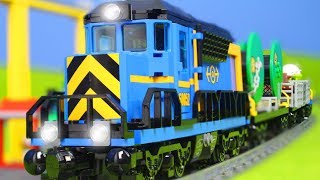 LEGO City Zug mit Spielzeugautos, Kran & Lastwagen Unboxing für Kinder deutsch
