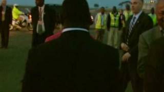 Clinton arrives in Kenya on start of Africa tour