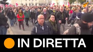 #Austria, proteste contro l'obbligo vaccinale a #Vienna