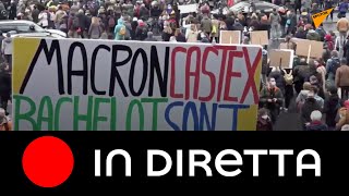 Proteste a Parigi contro le misure anti-covid del governo