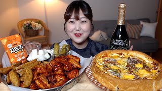 꾸덕한 치즈가 듬뿍 굽네 시카고피자 볼케이노 치킨 웨지감자 치트킹 먹방 Chicago pizza Spicy Chicken mukbang Eating sound