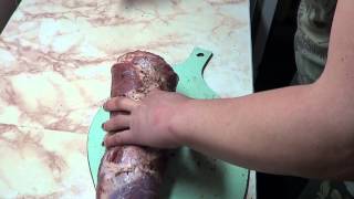 Простой рецепт мясного рулета из свинины