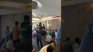 SHOLAT JUMAT DI MASJID INI AGAK LAEN