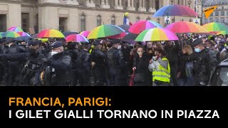Francia, Parigi: i gilet gialli tornano in piazza