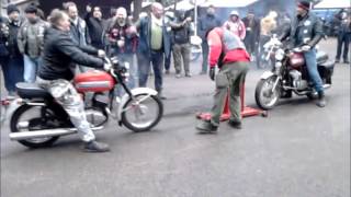 Zimáč 24. 1. 2015 II Přetlačovaní a skok do rybníka II Jawa 50, Jawa 250, Jawa 350...