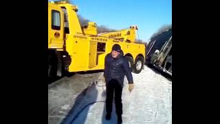 Работа грузового эвакуатора в Хабаровске towtruck