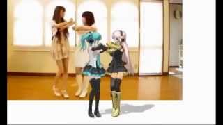 Японки танцуют с Miku Hatsune  песня Twinkle Twinkle.