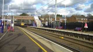 Trains at Harlington (includes EMT at 125mph!) 11/01/14