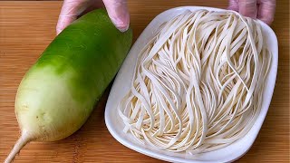 【小穎美食】麵條不要煮著吃了，教你一個新吃法，搭配1個蘿蔔，簡單又好吃