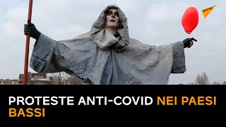 Paesi Bassi, la polizia disperde la protesta anti-covid