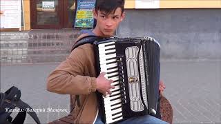 ПРИЕХАЛ ПАРЕНЬ ИЗ ДЕРЕВНИ, ПОСТАВИЛ НА УШИ КВАРТАЛ! Brest! Music!