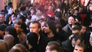 За первыми iPhone 4 в Москве выстроилась очередь