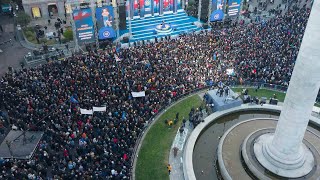 „ქართული ოცნების“ ათასობით მხარდამჭერმა თბილისი ცენტრში აქცია გამართა