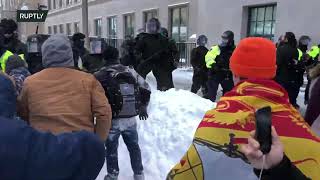 Canada: Parliament Hill protesters scuffle with police in Ottawa