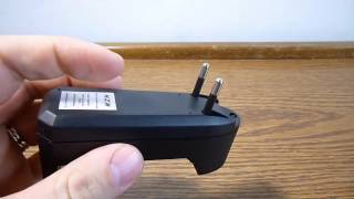 H Z M  Зарядное устройство для аккумуляторов 18650  Smart Li ion battery charger
