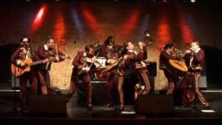 "Mariachi dos Mundos" promotion video