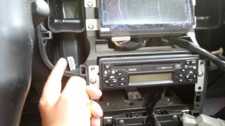 Nissan X-trail 2003-2007 - Как поменять штатную автомагнитолу (How to install audio)