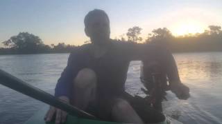 Tryed to go by motor canoe first time. Впервые на