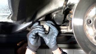 Замена сайлентблока передних рычагов Seat Ibiza, VW Polo 9N, Skoda Fabia Querlenkerbuchsen wechseln