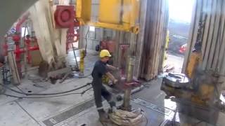 Буровая колонна улетела в скважину. Авария при бурении