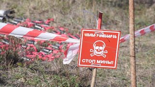 Как в Арцахе уничтожаются неразорвавшиеся кассетные боеприпасы и снаряды от «Града»