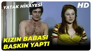 Yatak Hikayesi - Tarık, Kızın Yatak Odasında Babasına Yakalandı | Kadir İnanır Eski Türk Filmi