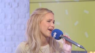 Jennifer Lawrence clears up BAFTAs 'rude' controversy with Joanna Lumley | Magic Radio