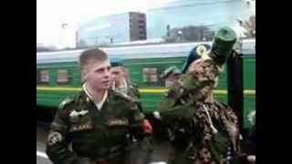 Девченка дождалась парня из армии)))так класно!.