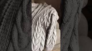 Женский вязаный кардиган, детали