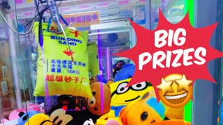 WE WIN BUILDING SAND FROM CLAW MACHINE