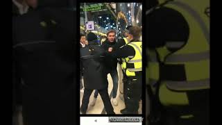 Heftig gevecht op station!!! (Amsterdam)