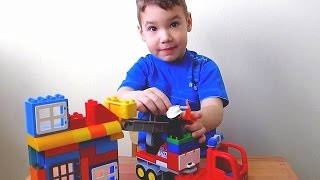 Складываем конструктор.Конструктор Лего Дупло.Пожарная машина. LEGO Duplo.
