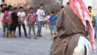 سحق حمد بن عيسى في سترة وهروبه "مايريدك شعبنا"