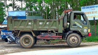 Máy xúc Doosan cẩu sắt thép lên xe ô tô tải ben Chiến Thắng | DungTube TV