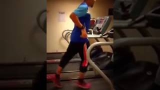 My Chirunning form on treadmill