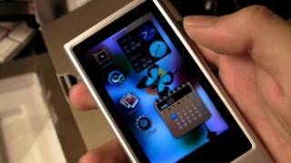 Unboxing the Samsung P3 digital media player