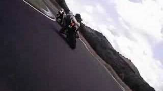 Yamaha R1 vs Kawasaki ZX6 onboard Motorbike battle circuit