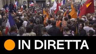 Parigi: #protesta dei no vax contro Green Pass e obbligo vaccinale