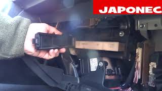 Toyota Avensis how to change pollen filter /l200boy-JAPONEC/