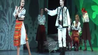 Гуцульский танець з вистави "Ніч яка місячна" ( Мальва Ткач, 17 р. )