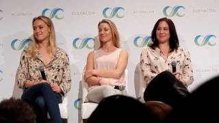 Lost Girl at ClexaCon 2017: About Bo's Slow-Mo Carwash Scene