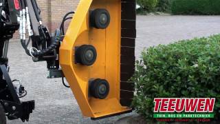 Testing Avant 635 Mini Loader with MC Connel PA 3430 Arm, and Becx HS 130 HR
