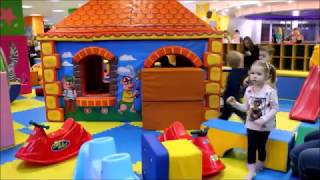 Горки. Батуты. Детский развлекательный центр.Slides. Trampolines. Children's entertainment center.