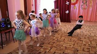 Шуточный танец: "Яблонька"