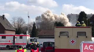 Sprengung Hochhaus "Weißer Riese" in Duisburg-Hochheide