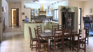 בתים דירות למכירה יד שניה - בית פסטורלי ביער בכוכב יאיר