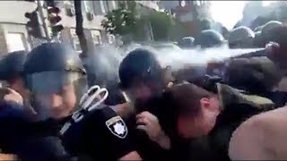Киев.Полиция перешла черту.ЖЕСТЬ !!!