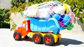 Отдых с детьми. Игры с машинками на пляже.